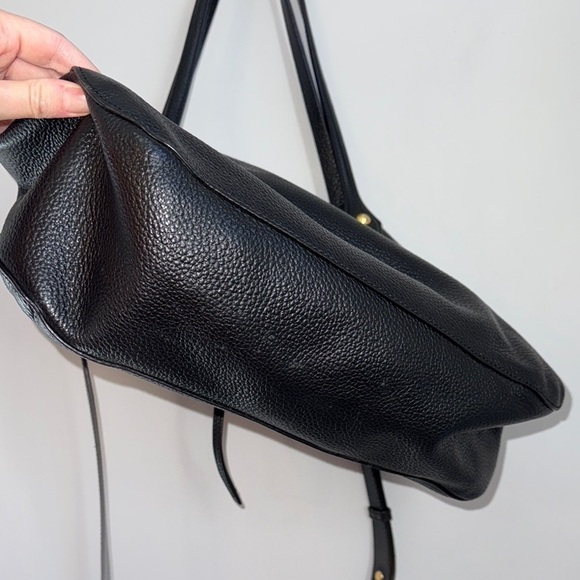 Elegant Black Leather Tote Bag - Picture 5 of 6